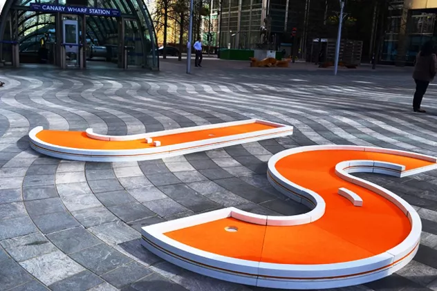 flowing-shapes-dazzling-colours-68ee983f83b50