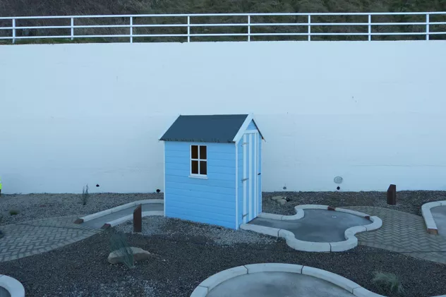 the-beach-hut-is-installed-68f23d79b8724